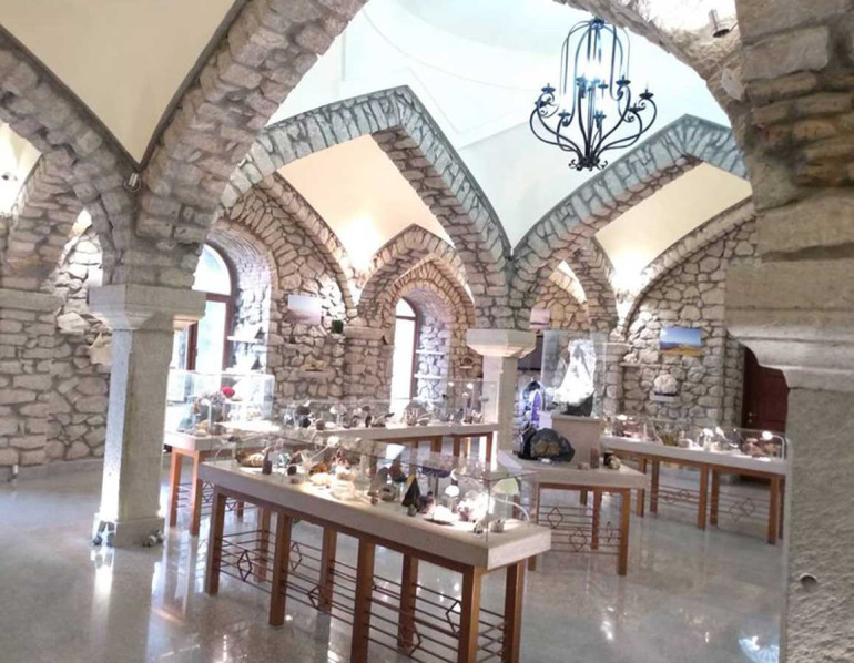 Ապացուցողական հիմքերով փաստագրվել է Շուշիում մնացած գեղարվեստի գործերի ավելի քան 1000 նմուշ