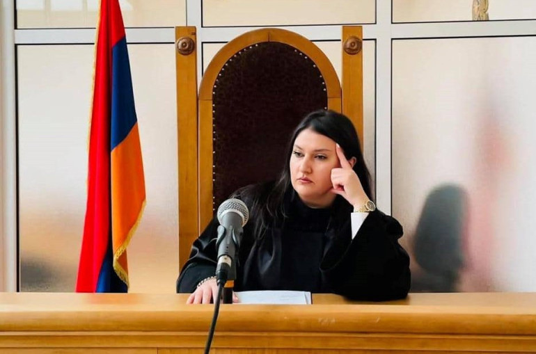 Դատավոր Արուսյակ Ալեքսանյանը կալանավորվեց Դատավոր Արուսյակ Ալեքսանյանը կալանավորվեց