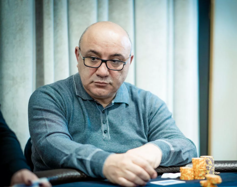 ՔՊ–ական Գուրգեն Արսենյանի որդին, ով համաներվելուց հետո դատապարտվել էր հոր տնից 20 հզր․ դրամ  հափշտակելու համար, վաղաժամկետ ազատ է արձակվել․ նա ցուցմունք էր տվել հոր հետ ունեցած խնդիրների մասին