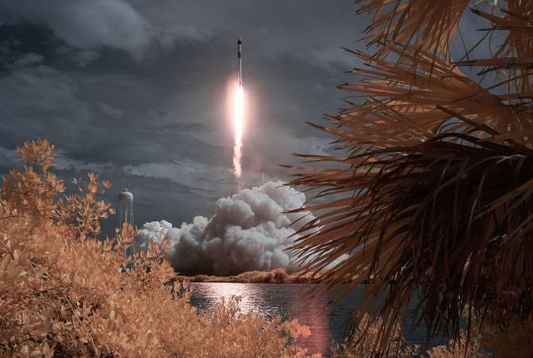 SpaceX-ը մեկնարկից մեկ րոպե առաջ չեղարկել է Falcon Heavy-ի արձակումը