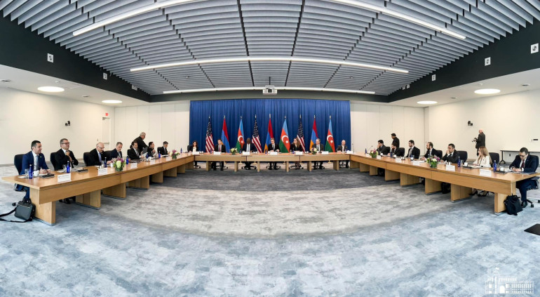 Միրզոյան-Բլինքեն-Բայրամով հանդիպմանն անդրադարձ է կատարվել Լաչինի միջանցքի ապօրինի արգելափակման հետևանքով ստեղծված հումանիտար իրավիճակին (լուսանկարներ, տեսանյութ)
