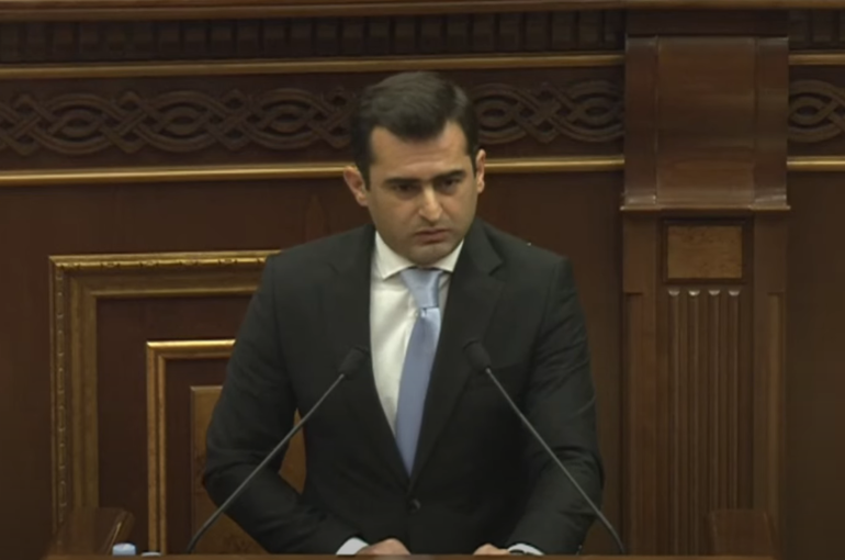 Ղարաբաղը հայրենիք է, իսկ Մեղրին՝ ո՞չ, ինչպե՞ս կարելի է Մեղրիի շրջանը փոխանակել Ղարաբաղի հետ, ո՞րն է ձեր հայրենիքը․ Հակոբ Արշակյանը՝ ընդդիմադիրներին (տեսանյութ)