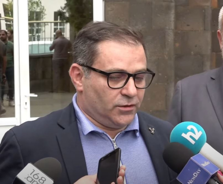 «Չեմ փոշմանել, հաջորդը բեմադրելու եմ Րաֆֆու «Սամվել»-ի վերջին դրվագը»․ Նարեկ Մալյանը՝ իր բեմադրած պերֆորմանսի մասին