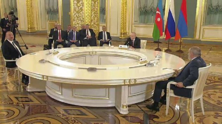 Ինչպե՞ս է իրականացվելու սահմանային ու մաքսային հսկողությունը Հայաստանի և Ադրբեջանի միջև․ ՌԴ փոխվարչապետը ներկայացրել է քննարկվելիք հարցերը Ինչպե՞ս է իրականացվելու սահմանային ու մաքսային հսկողությունը Հայաստանի և Ադրբեջանի միջև․ ՌԴ փոխվարչապետը ներկայացրել է քննարկվելիք հարցերը