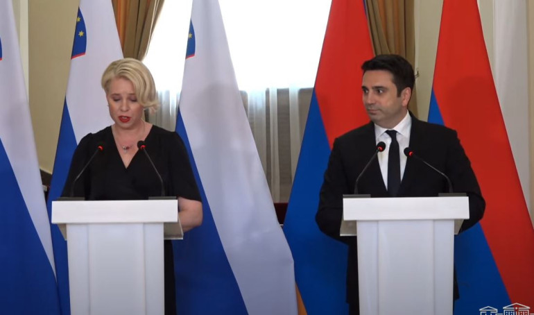 Ինչպես են ադրբեջանցիները կրակում Արցախի ՊԲ դիրքերի ուղղությամբ (տեսանյութ)
