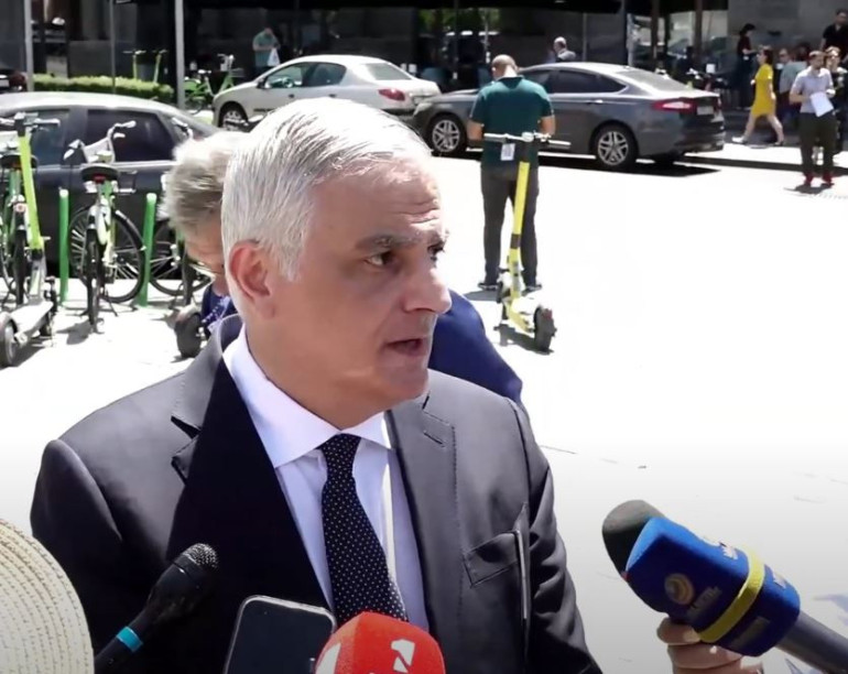 Որևէ հատուկ ռեժիմ ենթադրող միջանցքի մասին քննարկում չի լինելու, բացառված է, դա կարմիր գիծ է մեզ համար․ Մհեր Գրիգորյան