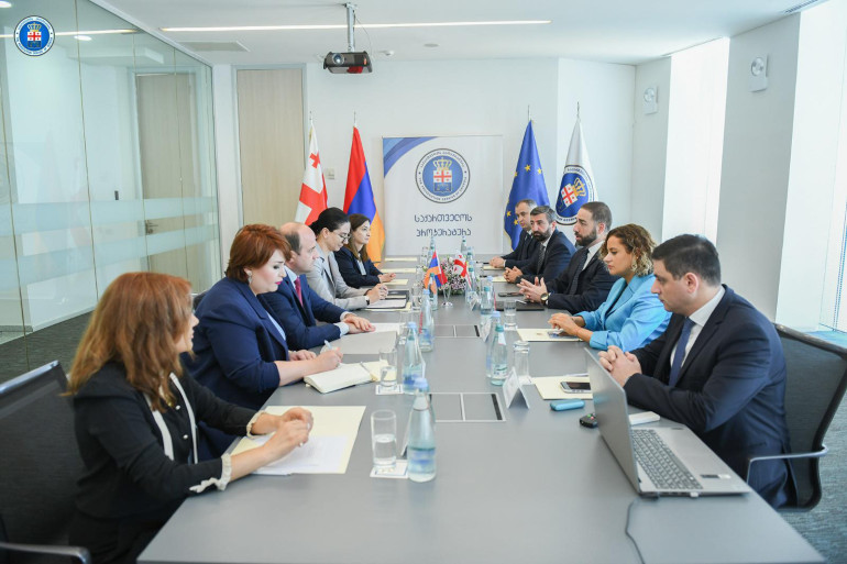 Հայաստանի և Վրաստանի գլխավոր դատախազները քննարկել են երկուստեք հետաքրքրություն ներկայացնող մի շարք հարցեր