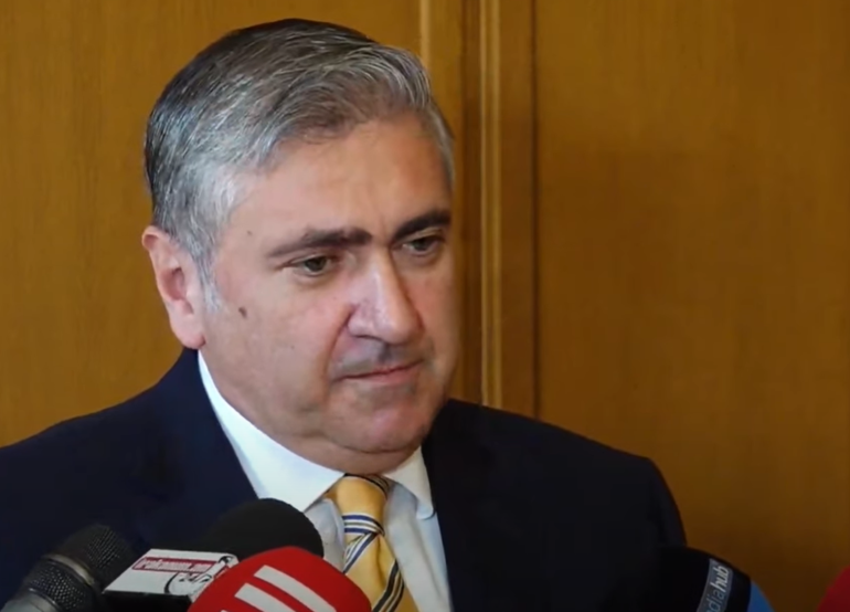 Չի կարելի տալ ինչ-որ բան և ասել՝ տալիս ենք՝ լավ ենք անում, որովհետև այլընտրանք կա․ Արթուր Խաչատրյանը՝ Նիկոլ Փաշինյանին
