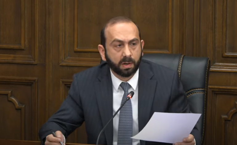 ԼՂ ժողովուրդը և իշխանությունները չեն լիազորել մեզ բանակցել իրենց կարգավիճակի շուրջ և մենք չենք էլ բանակցում․ Արարատ Միրզոյան