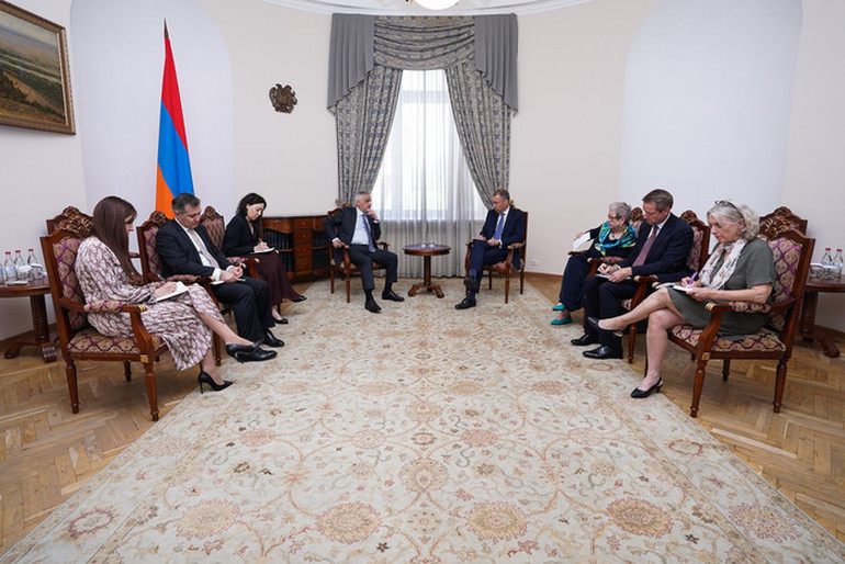 Մհեր Գրիգորյանը և Տոյվո Կլաարը քննարկել են Երասխ-Ջուլֆա-Մեղրի-Հորադիզ երկաթուղային հաղորդակցության վերականգնման և կազմակերպման հեռանկարները