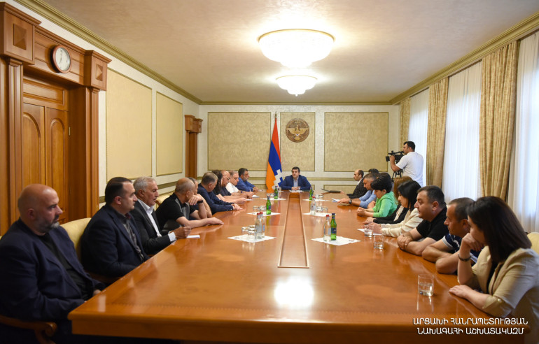 Արայիկ Հարությունյանն ընդունել է «Արցախի անվտանգության և զարգացման ճակատ» հանրային շարժման խորհրդի անդամներին՝ Ռուբեն Վարդանյանի գլխավորությամբ
