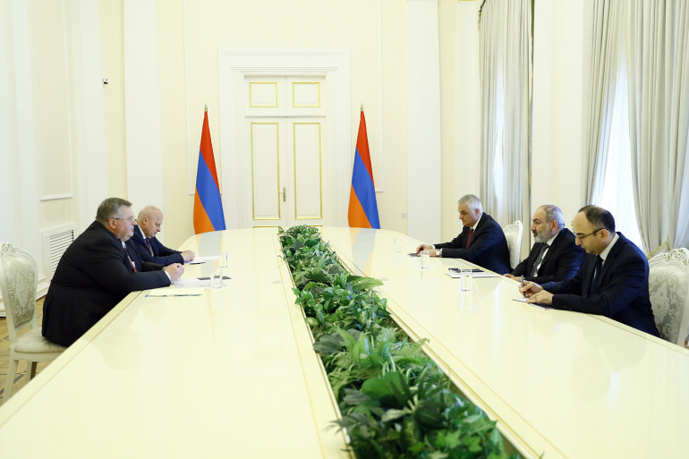 Փաշինյանը և Օվերչուկը քննարկել են կողմերի սուվերենության և իրավազորության հիման վրա սահմանային ու մաքսային հսկողության իրականացմանը վերաբերող հարցեր