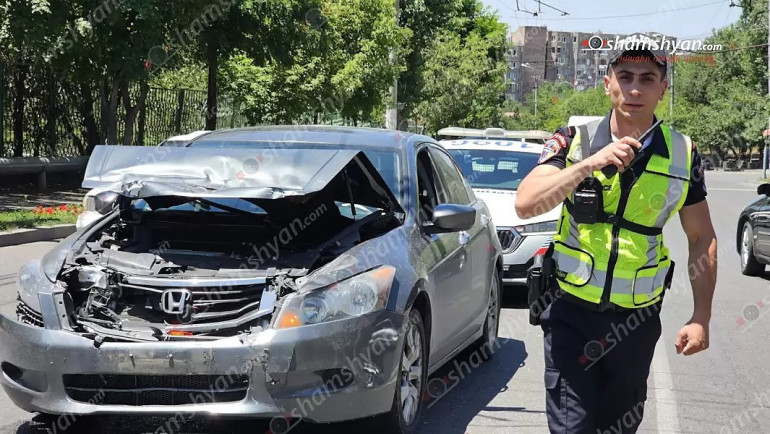 Երևանի Բաբաջանյան փողոցում Honda-ն բախվել է իր առջևով ընթացող JAS մակնիշի բեռնատարին, որն էլ վրաերթի է ենթարկել մայր ու որդի հետիոտներին․ Shamshyan.com