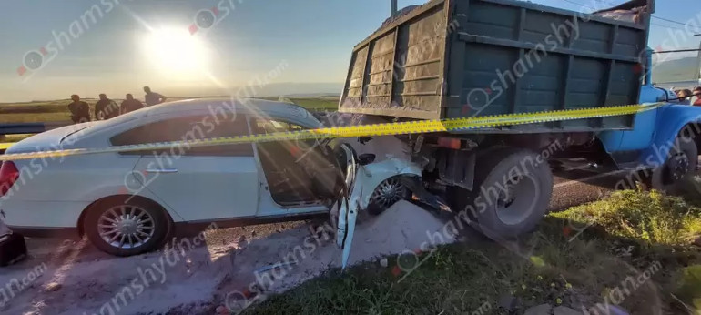 Շիրակում Nissan-ը մխրճվել է Zil-ի մեջ, բժիշկները պայքարում են 3 վիրավորների կյանքի համար. Shamshyan.com