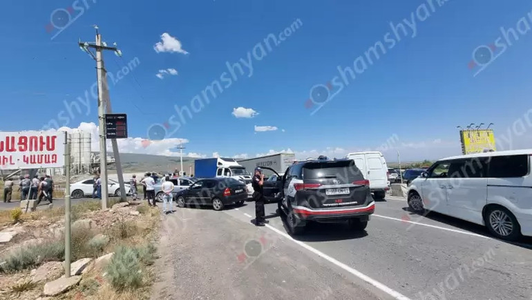 Կաքավաձորցիները փակել են Երևան-Գյումրի ճանապարհը․ Shamshyan.com