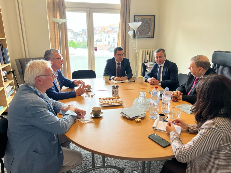 Իշխան Սաղաթելյանը հանդիպել է Արցախի հետ Բելգիայի ֆրանսախոս բարեկամության խմբի նախագահի հետ