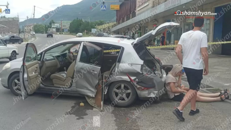 Բախվել են Mercedes-ն ու Nissan-ը, կա 5 վիրավոր. Shamshyan.com (լուսանկարներ)