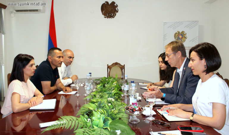 Սյունիքի մարզպետը ՀՀ-ում ՄԱԿ-ի մշտական համակարգողի պաշտոնակատարին է ներկայացրել մարզի խնդիրներն ու իրավիճակը սահմանային բնակավայրերում