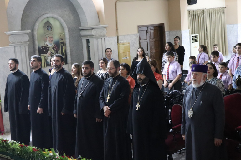 Ամենայն Հայոց Կաթողիկոսն անակնկալ այց է կատարել Կալկաթայի Հայոց մարդասիրական ճեմարան (լուսանկարներ)