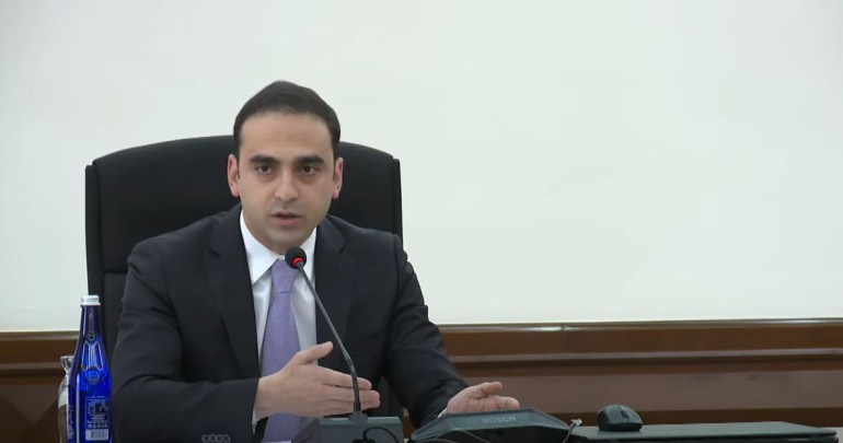 Շենքերի տանիքներին այլևս ապօրինի շինություններ չպետք է կառուցվեն․ Ավինյան