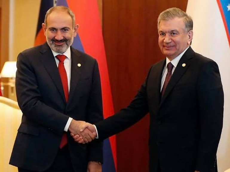 Փաշինյանը հեռախոսազրույց է ունեցել Ուզբեկստանի նախագահի հետ