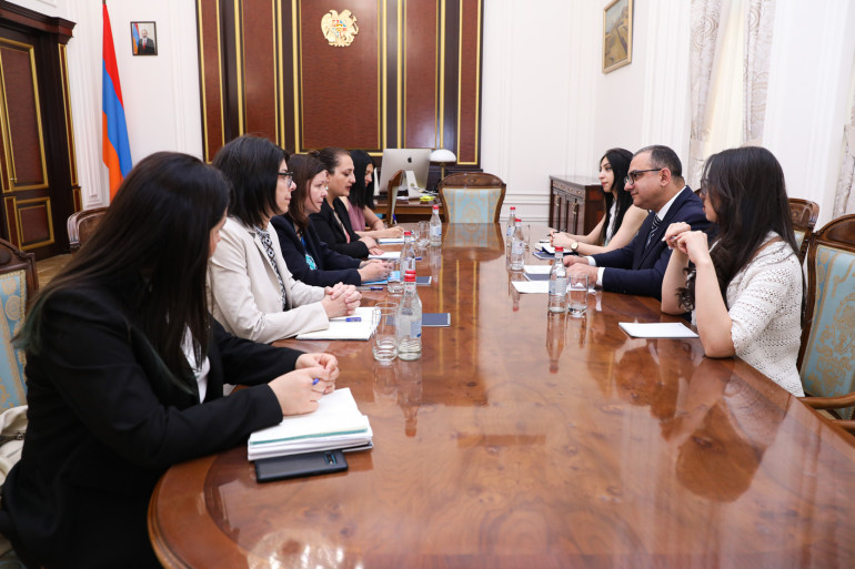 Փոխվարչապետը «ՅՈՒՆԻՍԵՖ»-ի ներկայացուցչին ներկայացրել է Արցախում ապրող շուրջ 30,000 երեխաների համար ստեղծված ծանրագույն հետևանքները