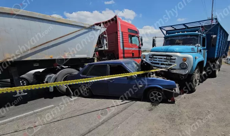 Կոտայքում բախվել են 3 բեռնատար ու ՎԱԶ-2109-ը, կա վիրավոր․ Shamshyan.com