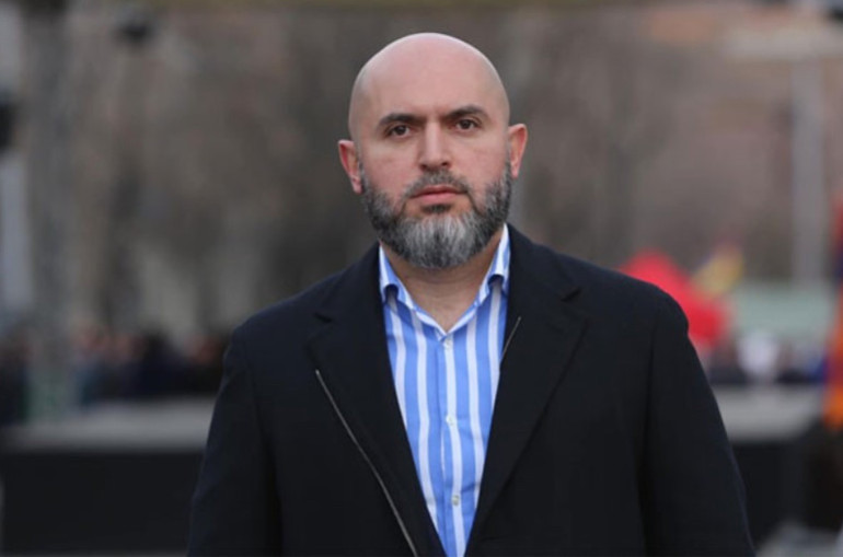 Օգտվելով Ռուսաստանի «գլուխս խառն է, համբերեք» մոտեցումից, Նիկոլը և Ալիևը միասին կփորձեն «финишный рывок» անել արևմտյան թրեկ․ Աշոտյանի հարցազրույցը ՔԿՀ-ից Օգտվելով Ռուսաստանի «գլուխս խառն է, համբերեք» մոտեցումից, Նիկոլը և Ալիևը միասին կփորձեն «финишный рывок» անել արևմտյան թրեկ․ Աշոտյանի հարցազրույցը ՔԿՀ-ից