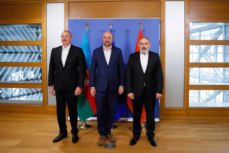Առաջնորդները վերահաստատել են իրենց հանձնառությունը ջենթլմենյան փոխըմբռնմանն առ այն, որ անզգուշորեն մյուս կողմն անցած զինվորների ազատ արձակումը կարագացվի. Միշել