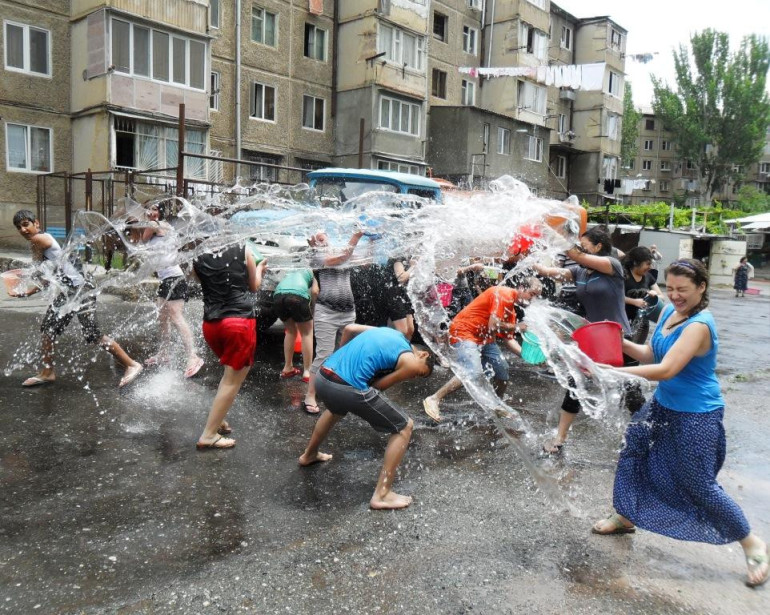 Այսօր Հայ Առաքելական Եկեղեցին նշում է Հիսուս Քրիստոսի Պայծառակերպության կամ Վարդավառի տոնը