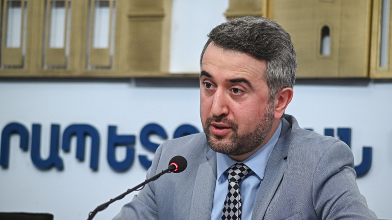 Արա Խզմալյանն ընտրվել է Մատենադարանի տնօրեն