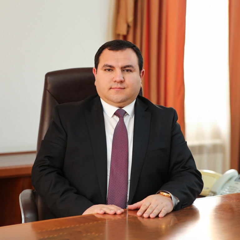 Վերջին օրերին մեծ թափ է ստացել իմ և ընտանիքիս հասցեին ապատեղեկատվության տարածումը. Արցախի պետնախարար