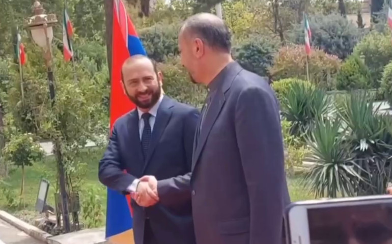 Թեհրանում մեկնարկել է Արարատ Միրզոյանի և Հոսեյն Ամիր Աբդոլլահիանի հանդիպումը