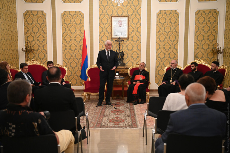 Հայաստանն ունի հստակ դիրքորոշում մեր տարածաշրջանում խաղաղության հասնելու և հարևանների հետ բարիդրացիական հարաբերություններ հաստատելու հարցերի շուրջ. ՀՀ նախագահ (տեսանյութ)