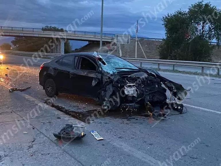 Արարատի մարզում բախվել են Toyota-ն ու ЗИЛ բեռնատարը, կա վիրավոր. Shamshyan.com