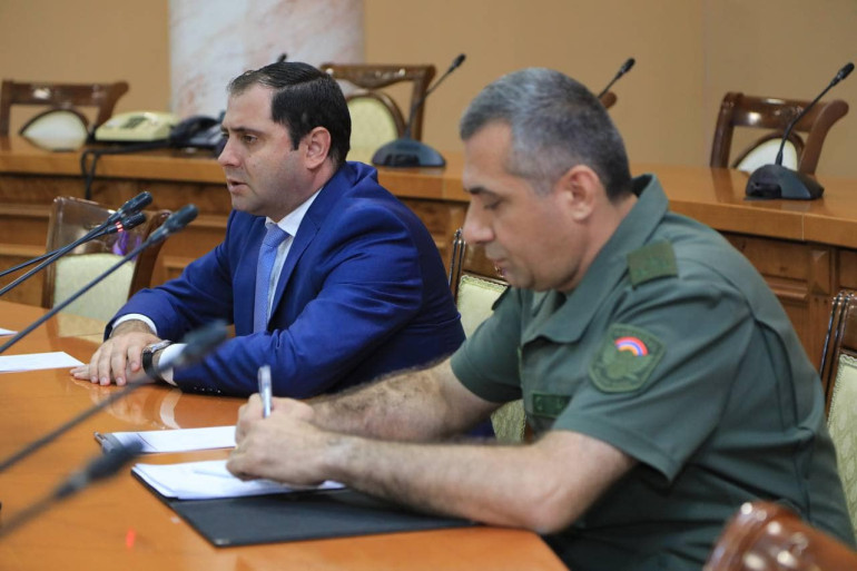 Սուրեն Պապիկյանը հանդիպում է ունեցել արտերկրում հավատարմագրված ՀՀ ռազմական կցորդների հետ (լուսանկարներ)