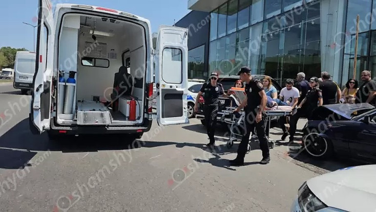 Ավտովթար Երևանում․ Առինջի կամարի մոտ բախվել են BMW-ն ու Range Rover-ը, կա տուժած․ Shamshyan.com