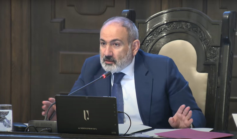 Մենք պաշտոնյաների աշխատավարձը բարձրացնում ենք առաջին հերթին քաղաքացիների համար․ Փաշինյան