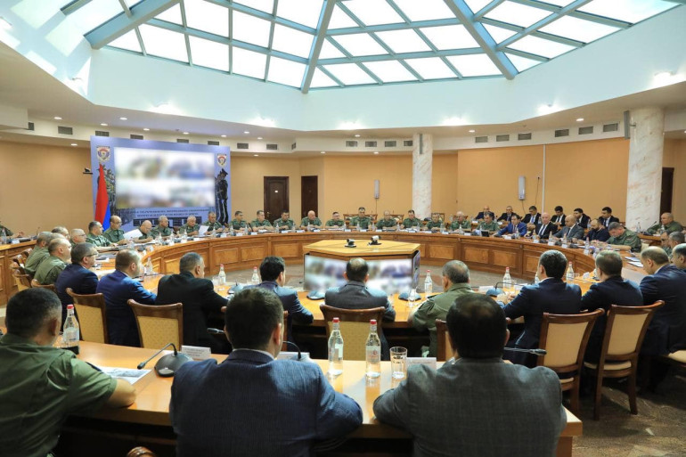 Սուրեն Պապիկյանի գլխավորությամբ տեղի է ունեցել պաշտպանության նախարարին կից կոլեգիայի նիստ (լուսանկարներ)