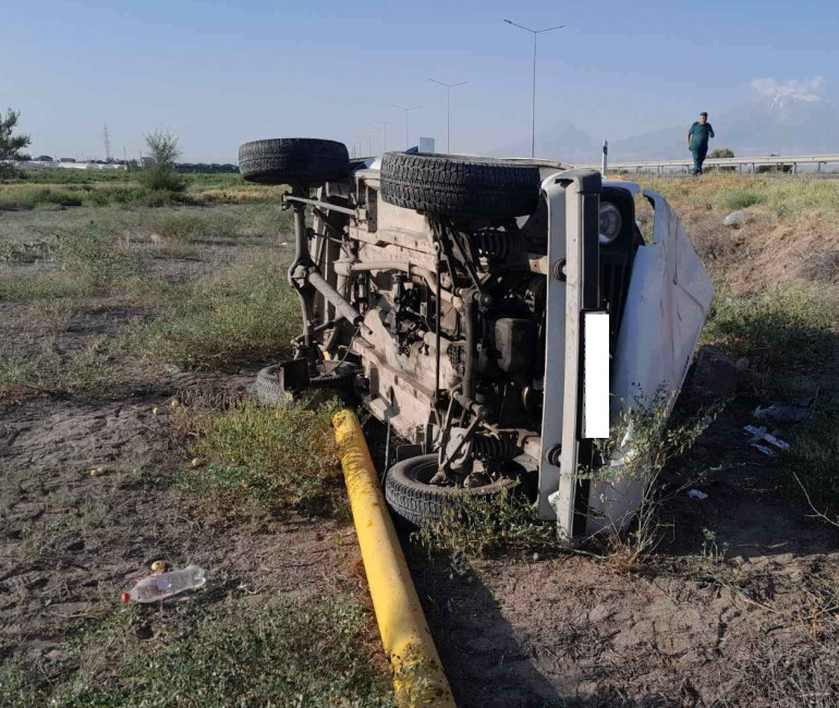 Երևան-Երասխ ավտոճանապարհին բախվել են «VAZ-2121»-ը և «Man» մակնիշի բեռնատարը, ինչի հետևանքով «VAZ-2121»-ըհայտնվել է դաշտամիջյան հատվածում․ կան տուժածներ