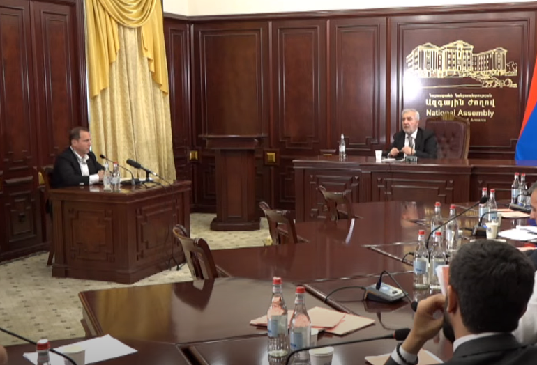 Ինձ զեկուցել են, որ ՍՈՒ-30-ներն անցել են մարտական հերթապահության, ՍՈՒ-երը նաև ապագայի ձեռքբերում են․ Դավիթ Տոնոյան