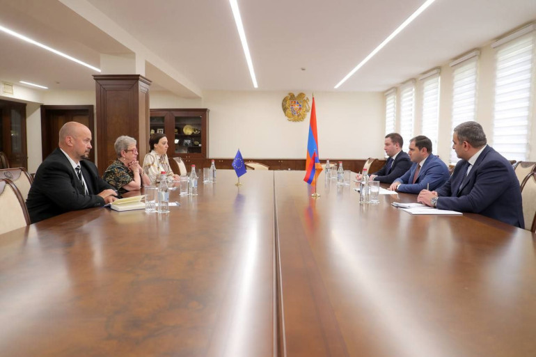 Սուրեն Պապիկյանն Անդրեա Վիկտորինի հետ քննարկել է տարածաշրջանային անվտանգությանն առնչվող հարցեր