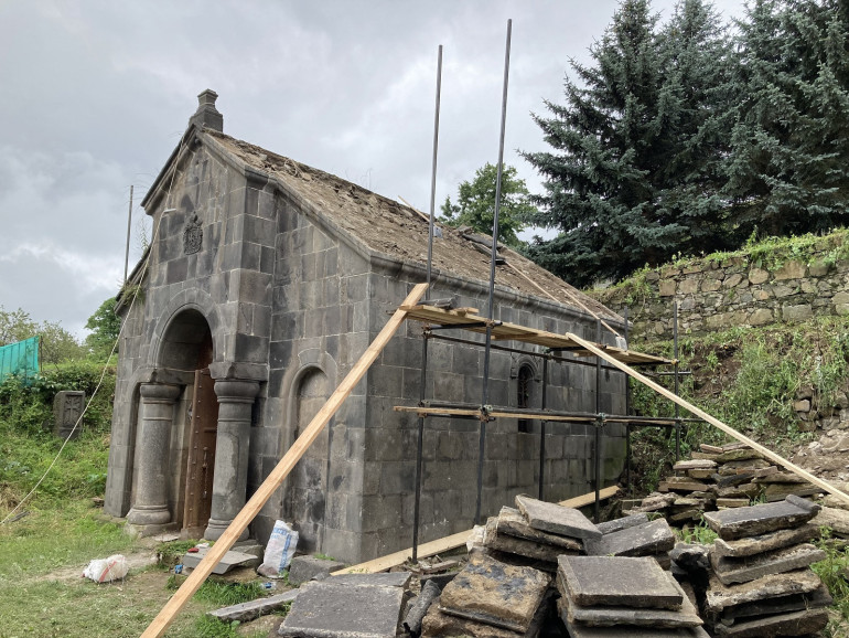 Իրականացվում են Սանահին վանական համալիրի տոհմական դամբարանների մասնակի վերականգնման աշխատանքներ (լուսանկարներ)