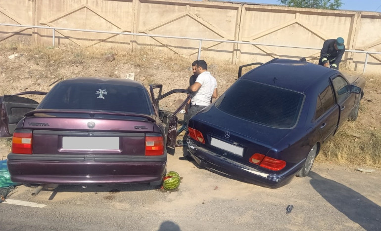 Քարակերտ գյուղում բախվել են «Opel Vectra» և «Mercedes-Benz» ավտոմեքենաները