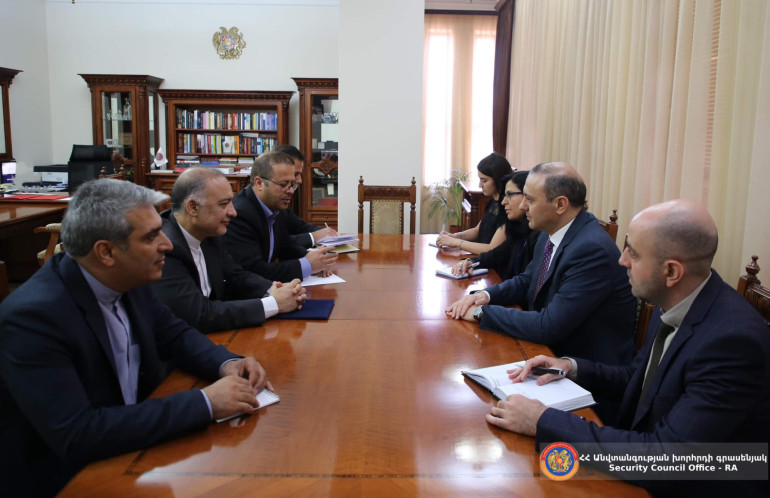 Արմեն Գրիգորյանն ընդունել է Իրանի դեսպանին