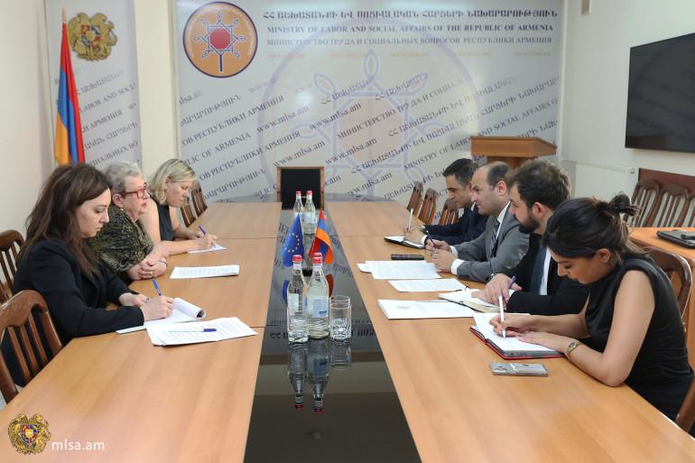 Նարեկ Մկրտչյանն ընդունել է ԵՄ դեսպան Անդրեա Վիկտորինին