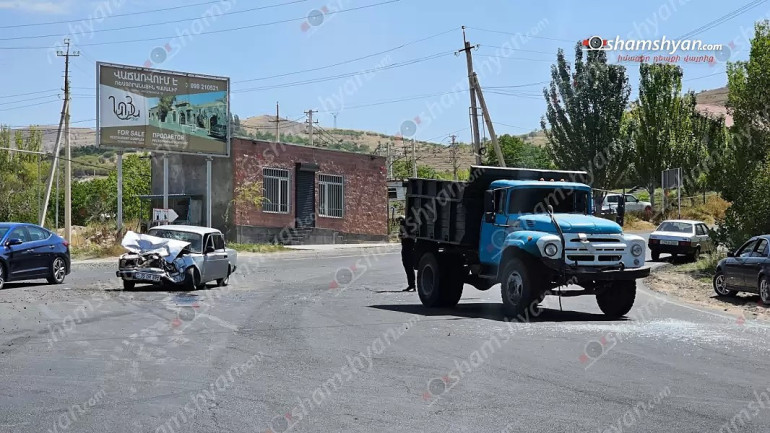 Ձորաղբյուրում բախվել են ԶԻԼ-ն ու ՎԱԶ-2107-ը. կան վիրավորներ․ Shamshyan.com