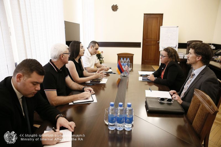 ՆԳ փոխնախարարը և ԱՄՆ ՀԴԲ իրավական կցորդը քննարկել են քրեական ոստիկանության ոլորտում համագործակցության վերաբերյալ հարցեր (տեսանյութ)