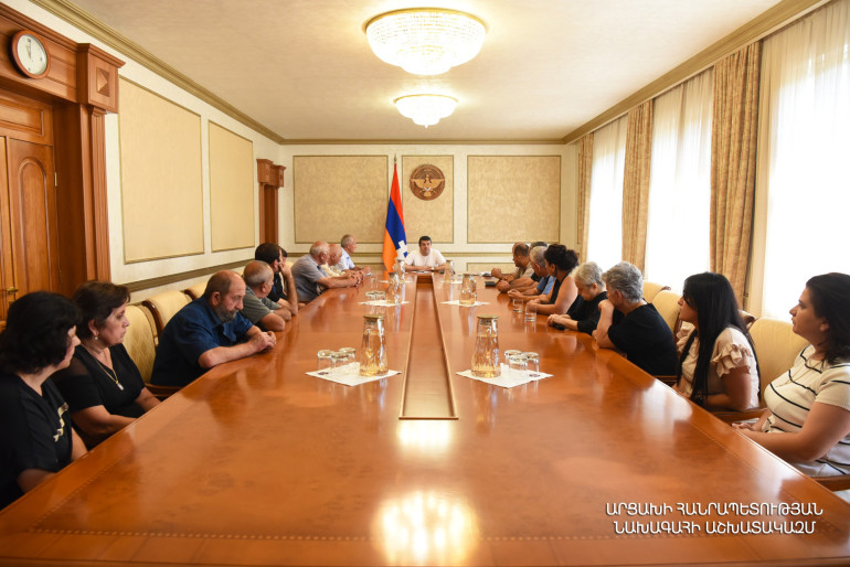 Արցախի նախագահը հանդիպել է Զոհված և անհետ կորած զինծառայողների հարազատների  միության անդամների հետ