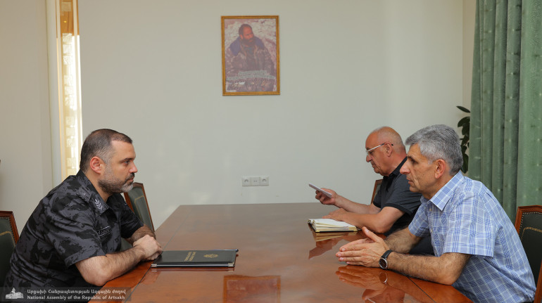 Արցախի ԱԺ նախագահն ու ՆԳ նախարարը քննարկել են քաղաքացիական պաշտպանության հետ կապված հարցեր